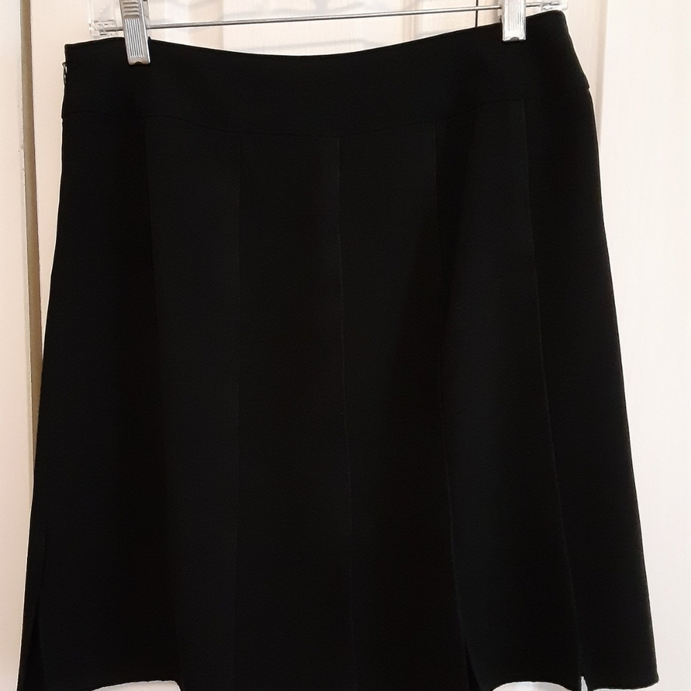 Cache Black box cut pleat skirt- Flares Out